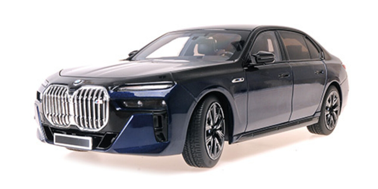 BMW BMW i7 M70 - 1:18 - Minichamps