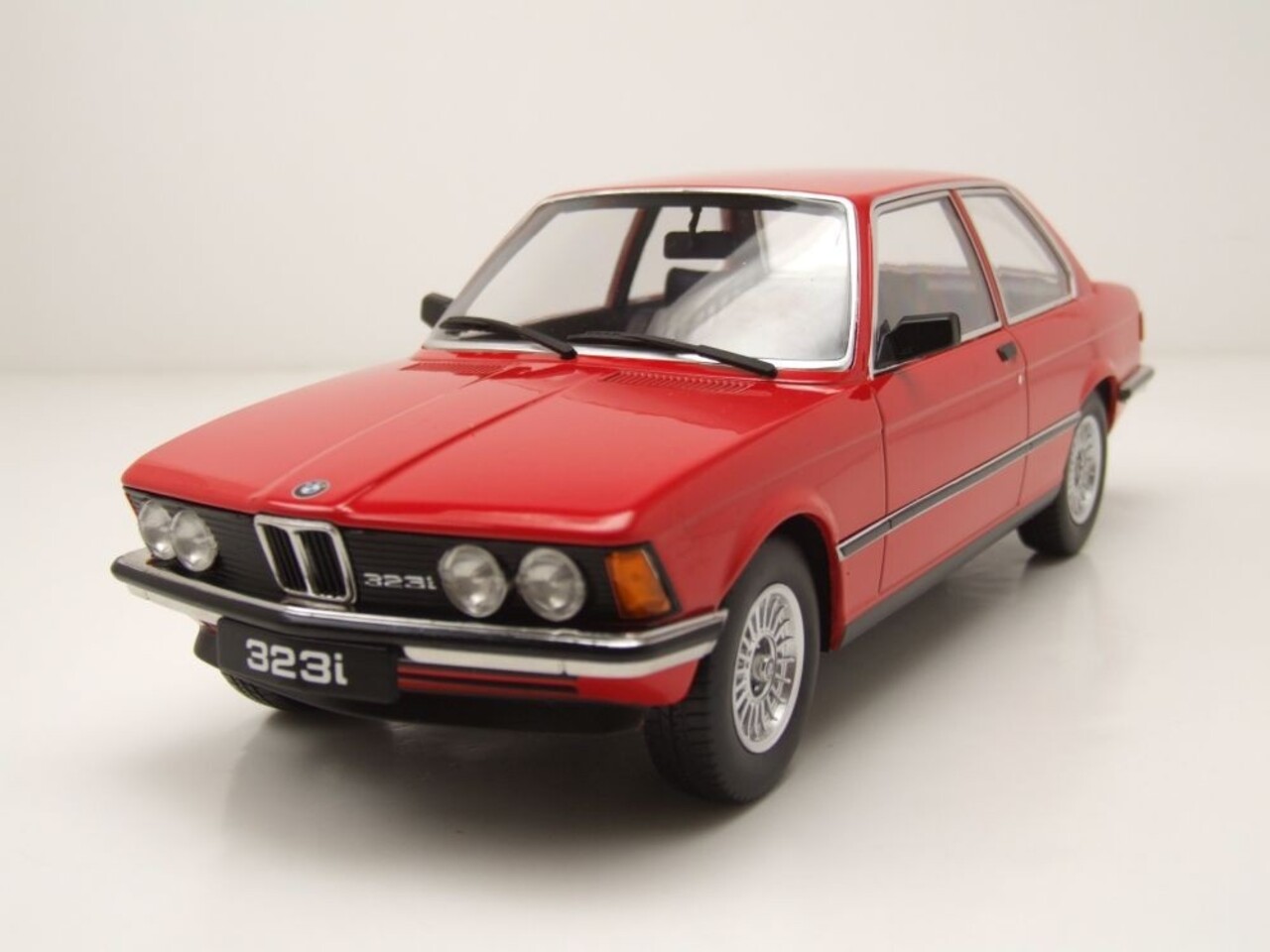 BMW BMW 3-Series 323i (E21) 1978 - 1:18 - KK Scale