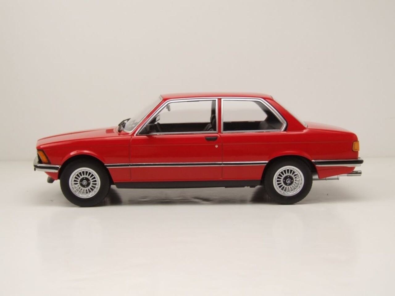 BMW BMW 3-Series 323i (E21) 1978 - 1:18 - KK Scale