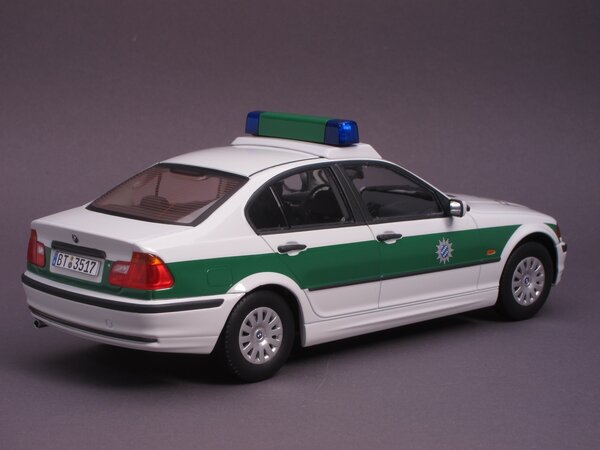 BMW BMW 3-Series (E46) Polizei 1999 - 1:18 - KK Scale BMW BMW 3-Series (E46) Polizei 1999 - 1:18 - KK Scale