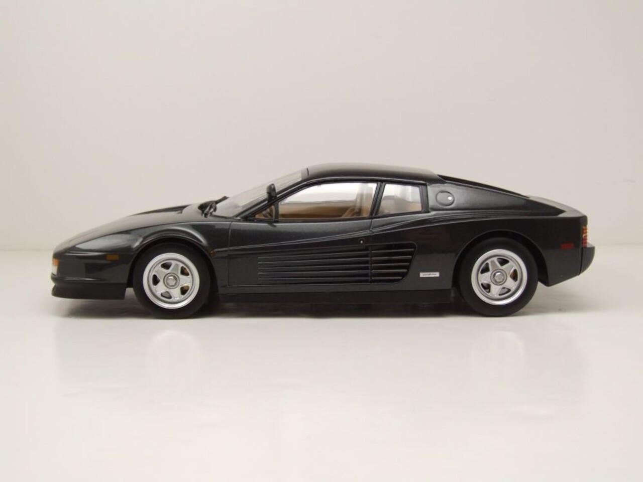 Ferrari Ferrari Testarossa 'Monospecchio' 1984 US Version First Miami Vice - 1:18 - KK Scale