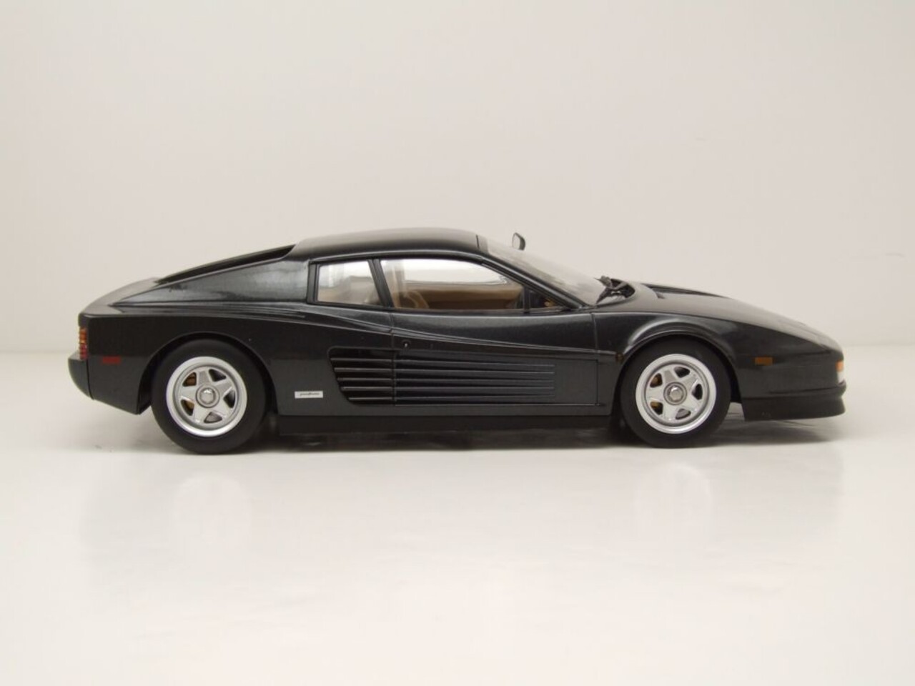 Ferrari Ferrari Testarossa 'Monospecchio' 1984 US Version First Miami Vice - 1:18 - KK Scale