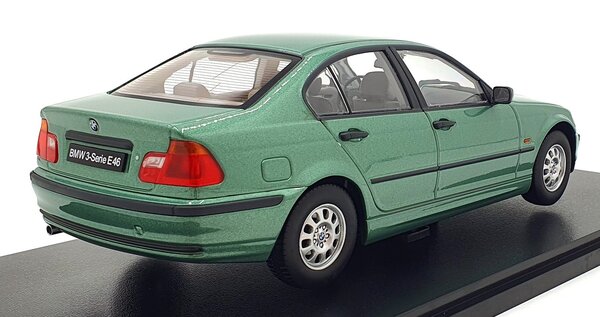 BMW BMW 3-Series (E46) Sedan 1999 - 1:18 - KK Scale