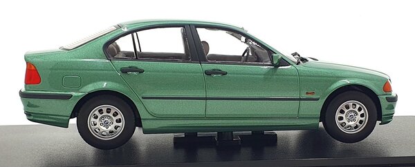 BMW BMW 3-Series (E46) Sedan 1999 - 1:18 - KK Scale