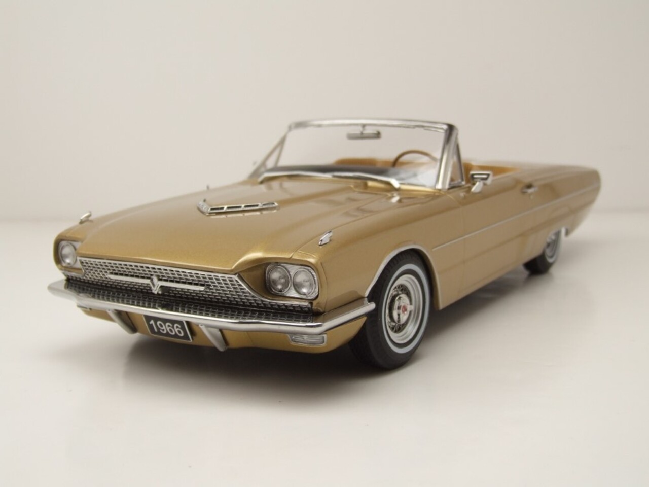 Ford Ford USA Thunderbird Convertible 1966 - 1:18 - KK Scale