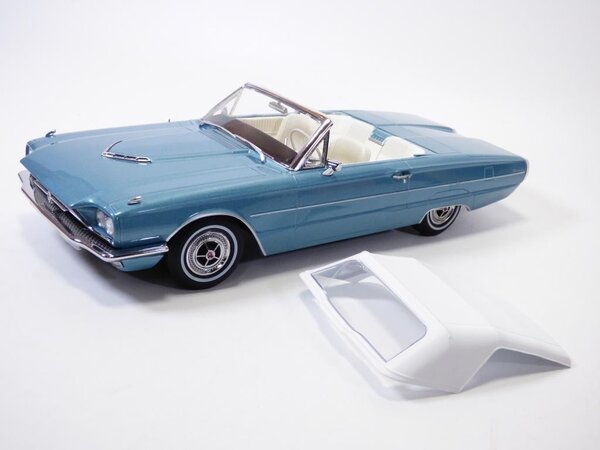 Ford Ford USA Thunderbird Convertible 1966 Movie 'Thelma & Louise' - 1:18 - KK Scale