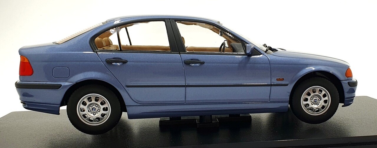 BMW BMW 3-Series (E46) Limousine 1999 - 1:18 - KK Scale