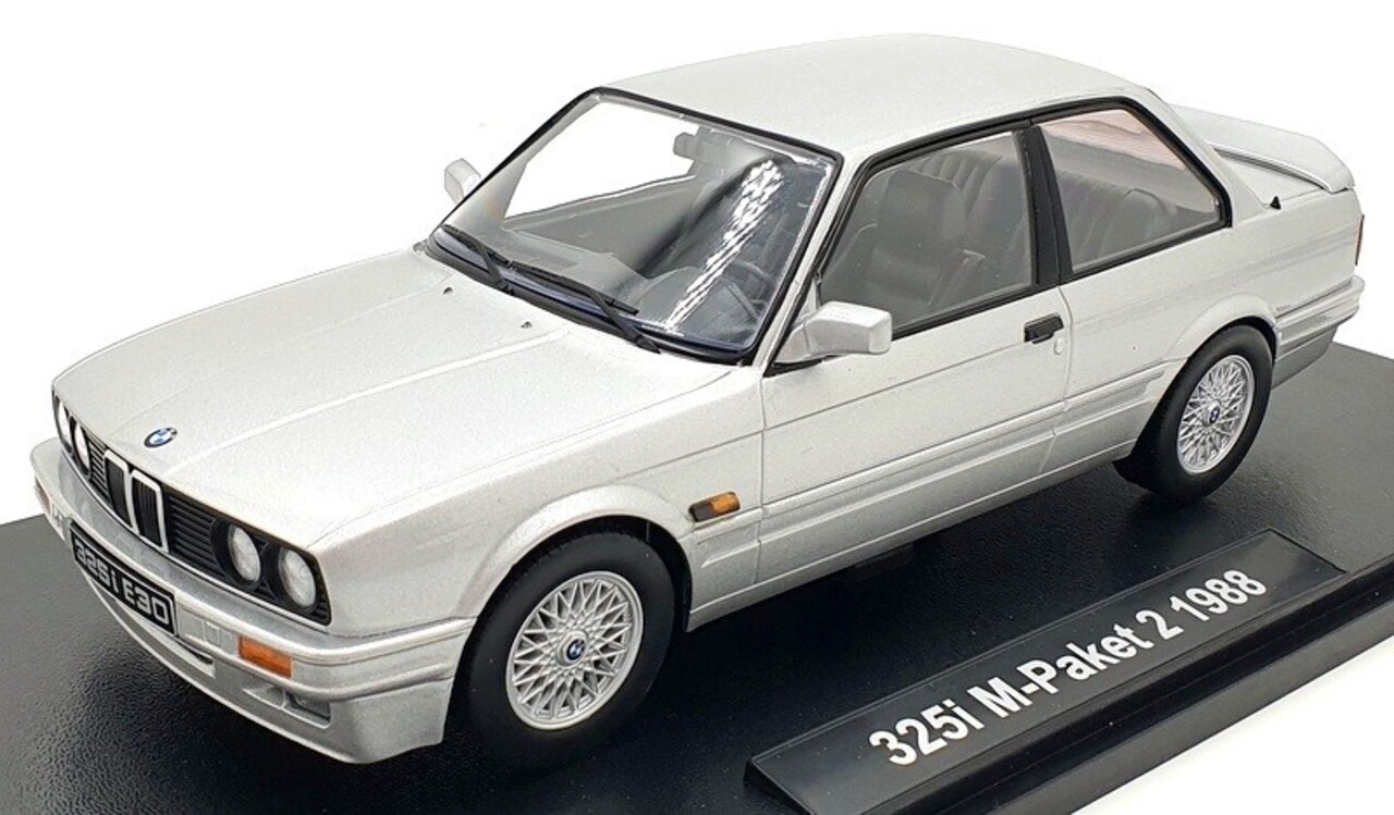 BMW BMW 325i (E30) M Package 2 1988 - 1:18 - KK Scale