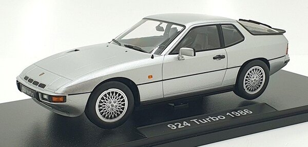 Porsche Porsche 924 Turbo 1986 - 1:18 - KK Scale Porsche Porsche 924 Turbo 1986 - 1:18 - KK Scale