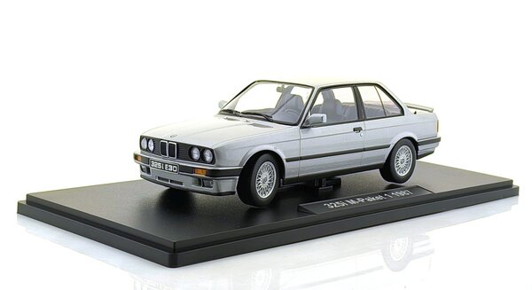 BMW BMW 325i (E30) M-Package 1987 - 1:18 - KK Scale BMW BMW 325i (E30) M-Package 1987 - 1:18 - KK Scale
