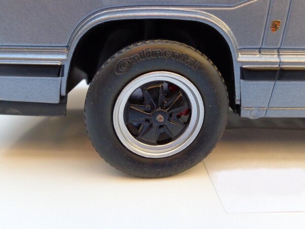 Porsche Porsche B32 (Based on Volkswagen T3) 1984 - 1:18 - KK Scale