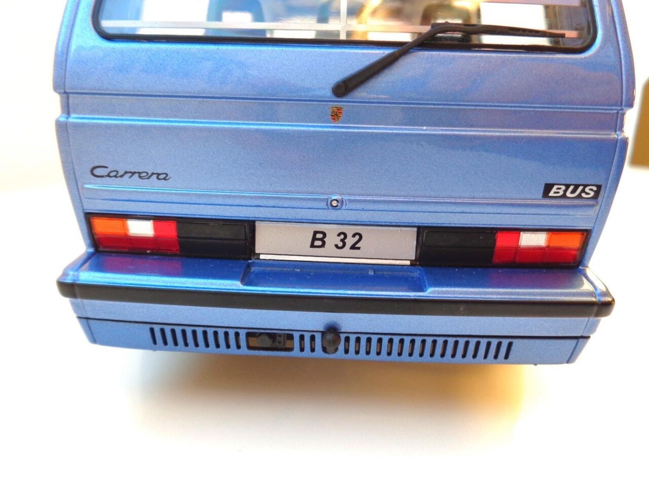 Porsche Porsche B32 (Based on Volkswagen T3) 1984 - 1:18 - KK Scale