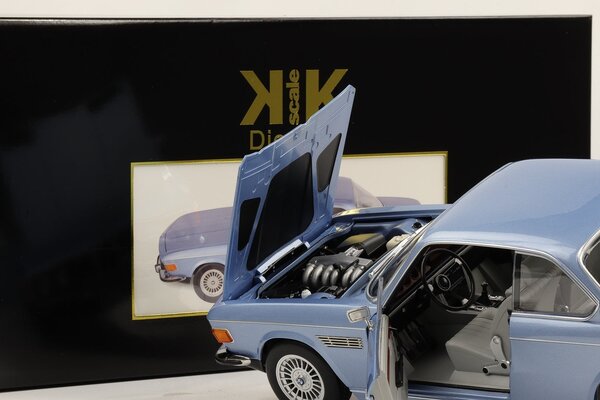 BMW BMW 3.0 CSi E9 Coupe 1971 + Alpina Rims - 1:12 - KK Scale