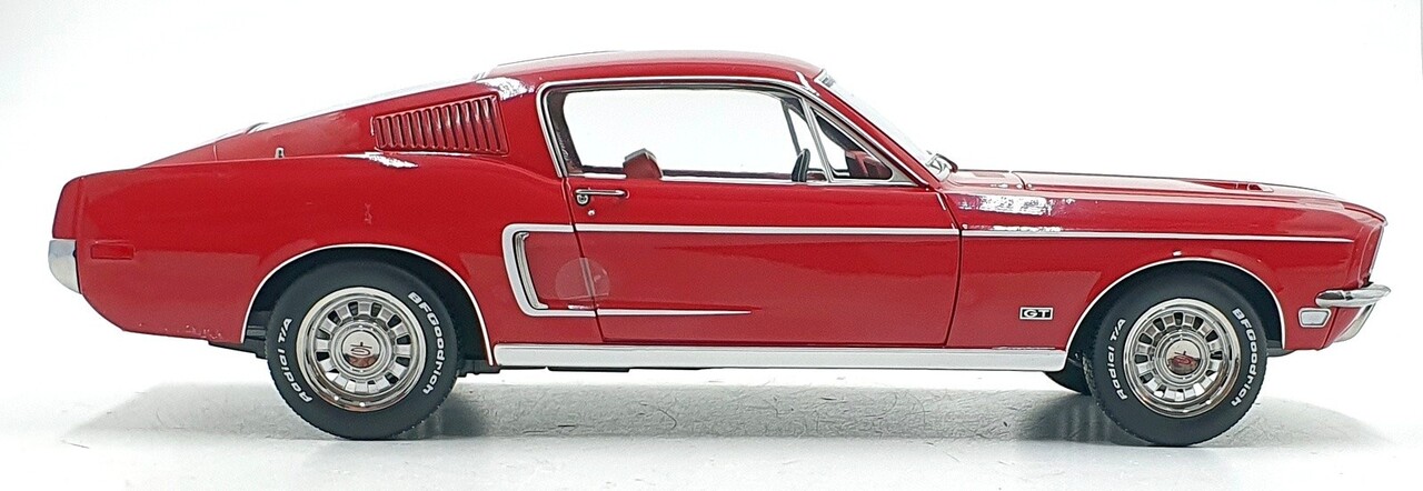 Ford Ford Mustang GT Fastback Coupe 1968 - 1:12 - KK Scale Ford Ford Mustang GT Fastback Coupe 1968 - 1:12 - KK Scale
