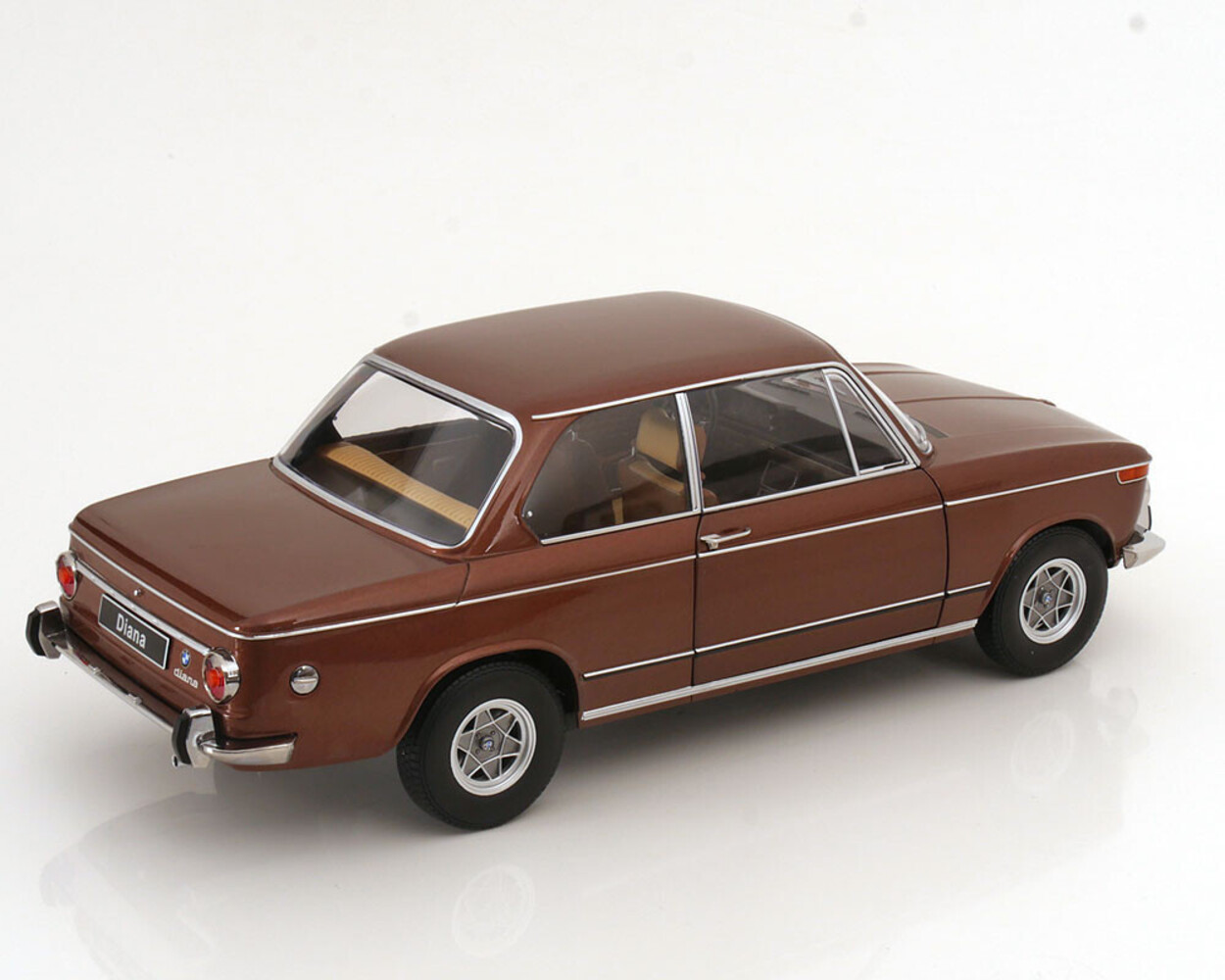 BMW BMW 2002Ti Diana 1970 - 1:12 - KK Scale