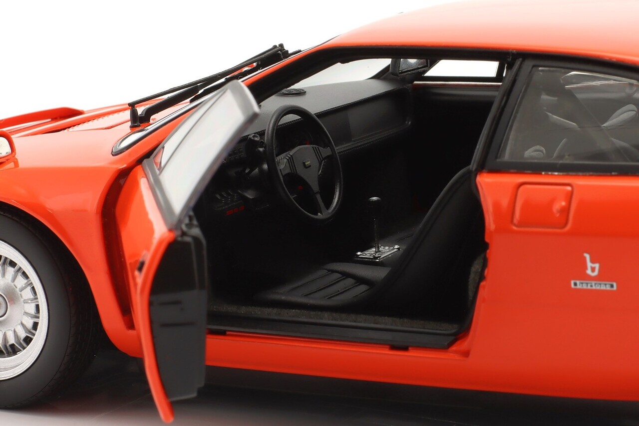 Lamborghini Lamborghini Urraco P250 1973 - 1:18 - Kyosho Lamborghini Lamborghini Urraco P250 1973 - 1:18 - Kyosho