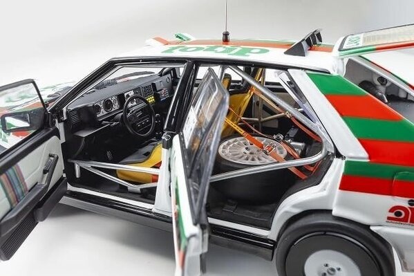 Lancia Lancia Delta HF Integrale 4WD #1 Team Lancia Totip Winner Rally Targa Florio 1987 - 1:18 - Kyosho Lancia Lancia Delta HF Integrale 4WD #1 Team Lancia Totip Winner Rally Targa Florio 1987 - 1:18 - Kyosho