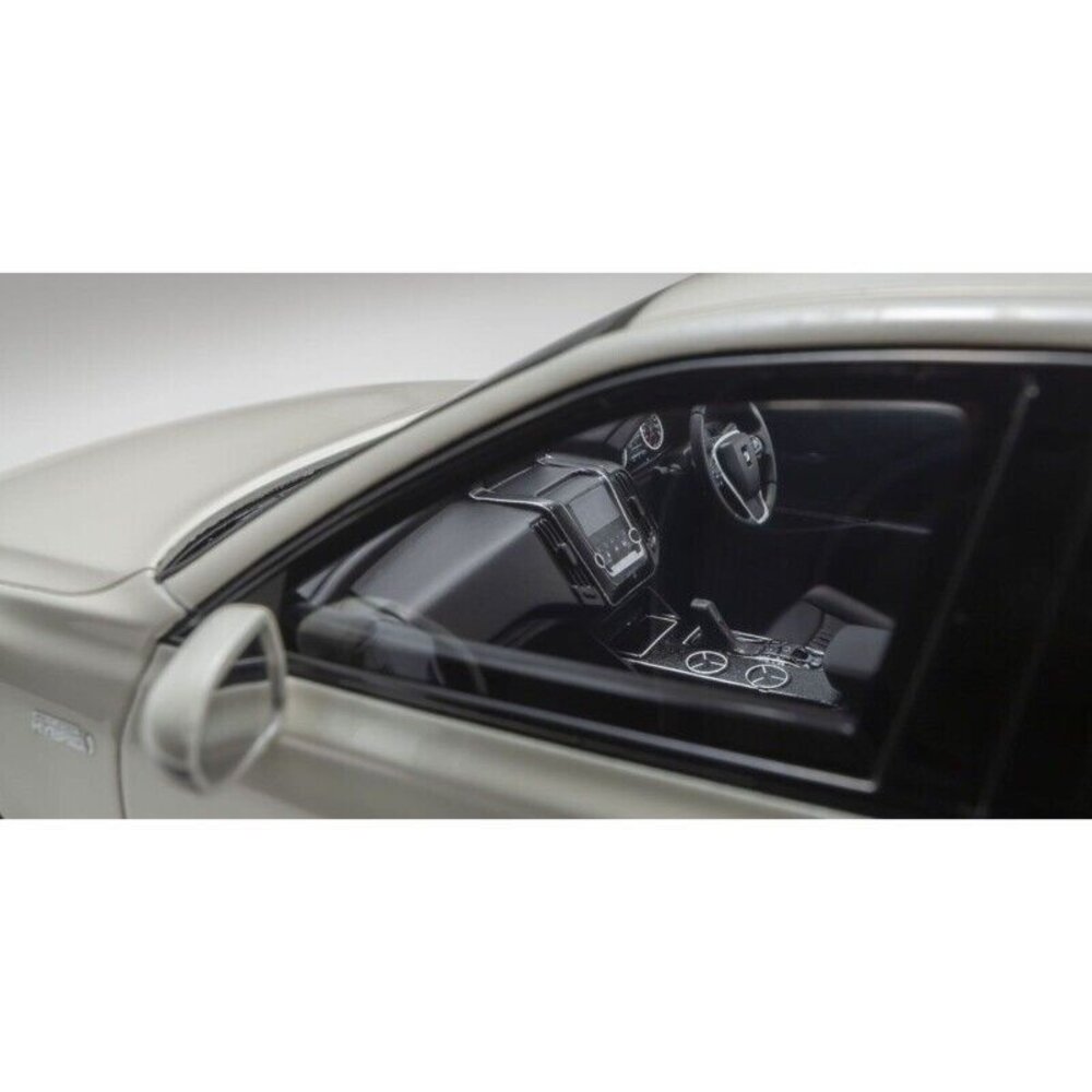 Toyota Toyota Crown 3.5 RS Advance 2012 - 1:18 - Kyosho Toyota Toyota Crown 3.5 RS Advance 2012 - 1:18 - Kyosho