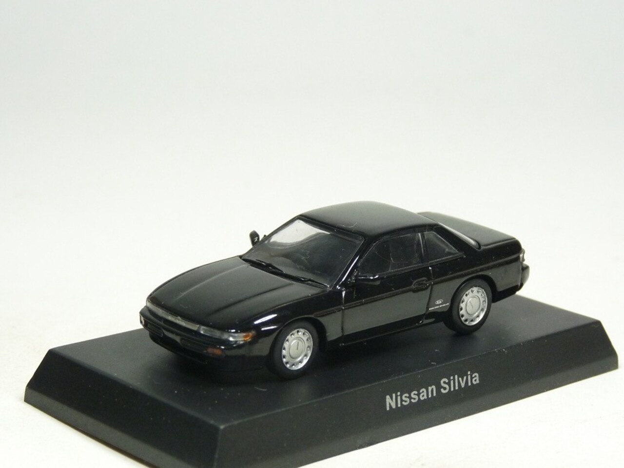 Nissan Nissan Silvia S13 1988 - 1:64 - Kyosho Nissan Nissan Silvia S13 1988 - 1:64 - Kyosho