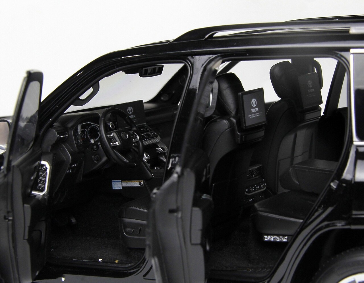 Toyota Toyota Land Cruiser 300-ZX 2024 - 1:18 - LCD Model