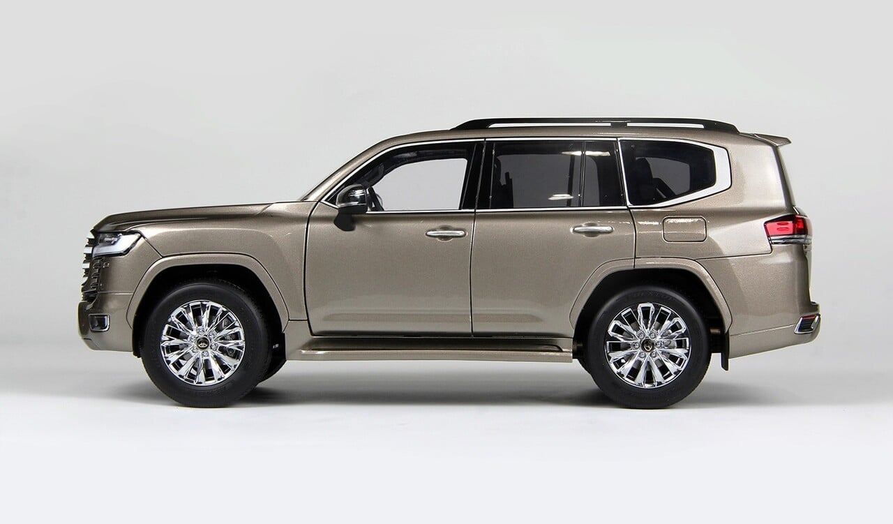Toyota Toyota Land Cruiser 300-ZX 2024 - 1:18 - LCD Model