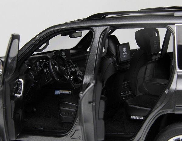 Toyota Toyota Land Cruiser 300-ZX 2024 - 1:18 - LCD Model