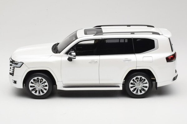 Toyota Toyota Land Cruiser 300-ZX 2024 - 1:18 - LCD Model
