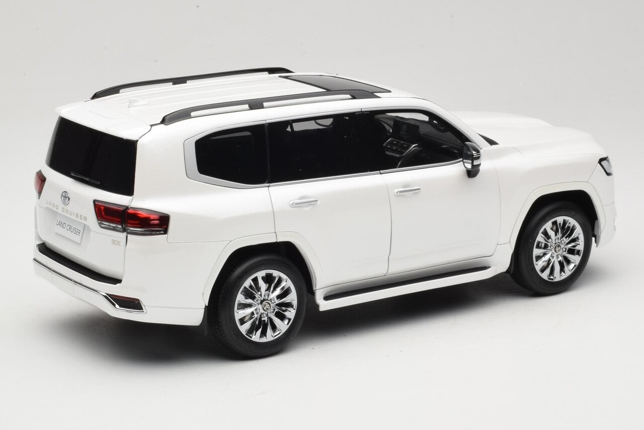 Toyota Toyota Land Cruiser 300-ZX 2024 - 1:18 - LCD Model