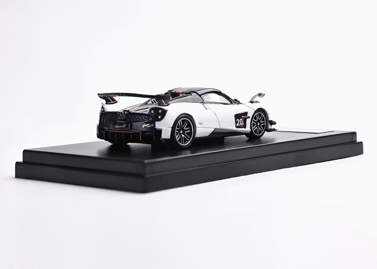 Pagani Pagani Huayra BC Roadster #20 2017 - 1:64 - LCD Model