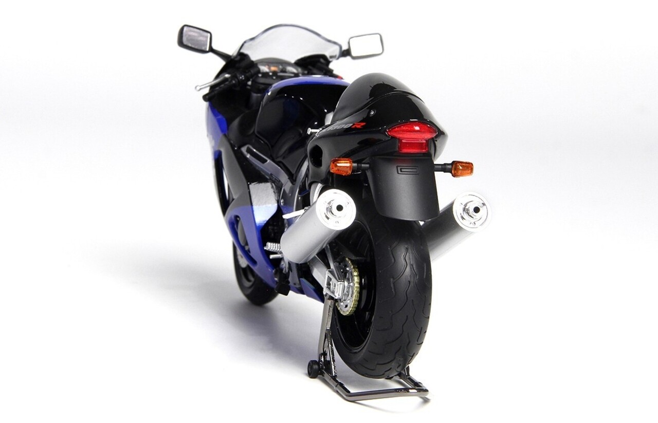 Suzuki Suzuki GSX 1300R Hayabusa 2001 - 1:12 - LCD Models