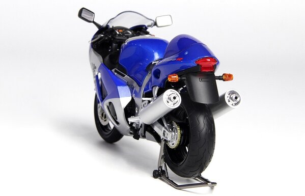 Suzuki Suzuki GSX 1300R Hayabusa 2001 - 1:12 - LCD Models