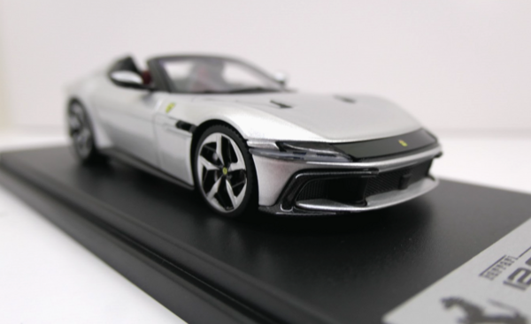 Ferrari Ferrari 12 Cilinder V12 830cv Spider Open 2024 - 1:43 - LookSmart
