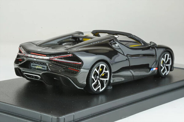 Bugatti Bugatti W16 Mistral 2023 - 1:43 - LookSmart