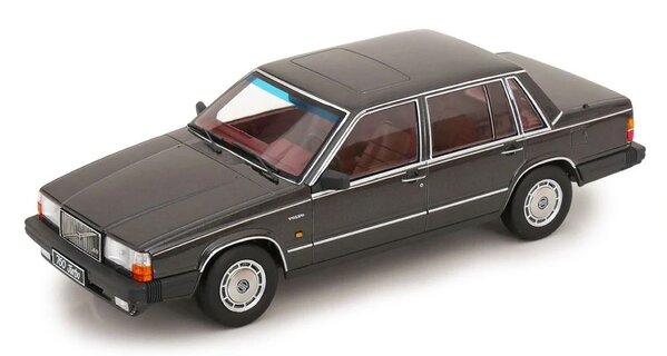 Volvo Volvo 760 Turbo 1985 - 1:18 - Triple 9 Collection