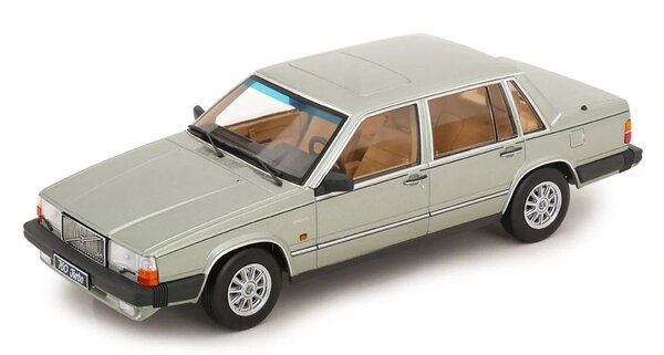 Volvo Volvo 760 Turbo 1985 - 1:18 - Triple 9 Collection