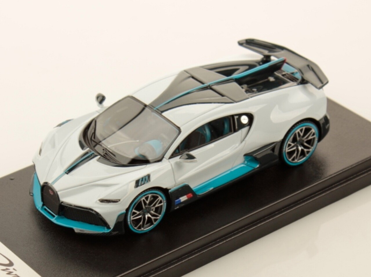 Bugatti Bugatti Divo 2018 - 1:43 - LookSmart