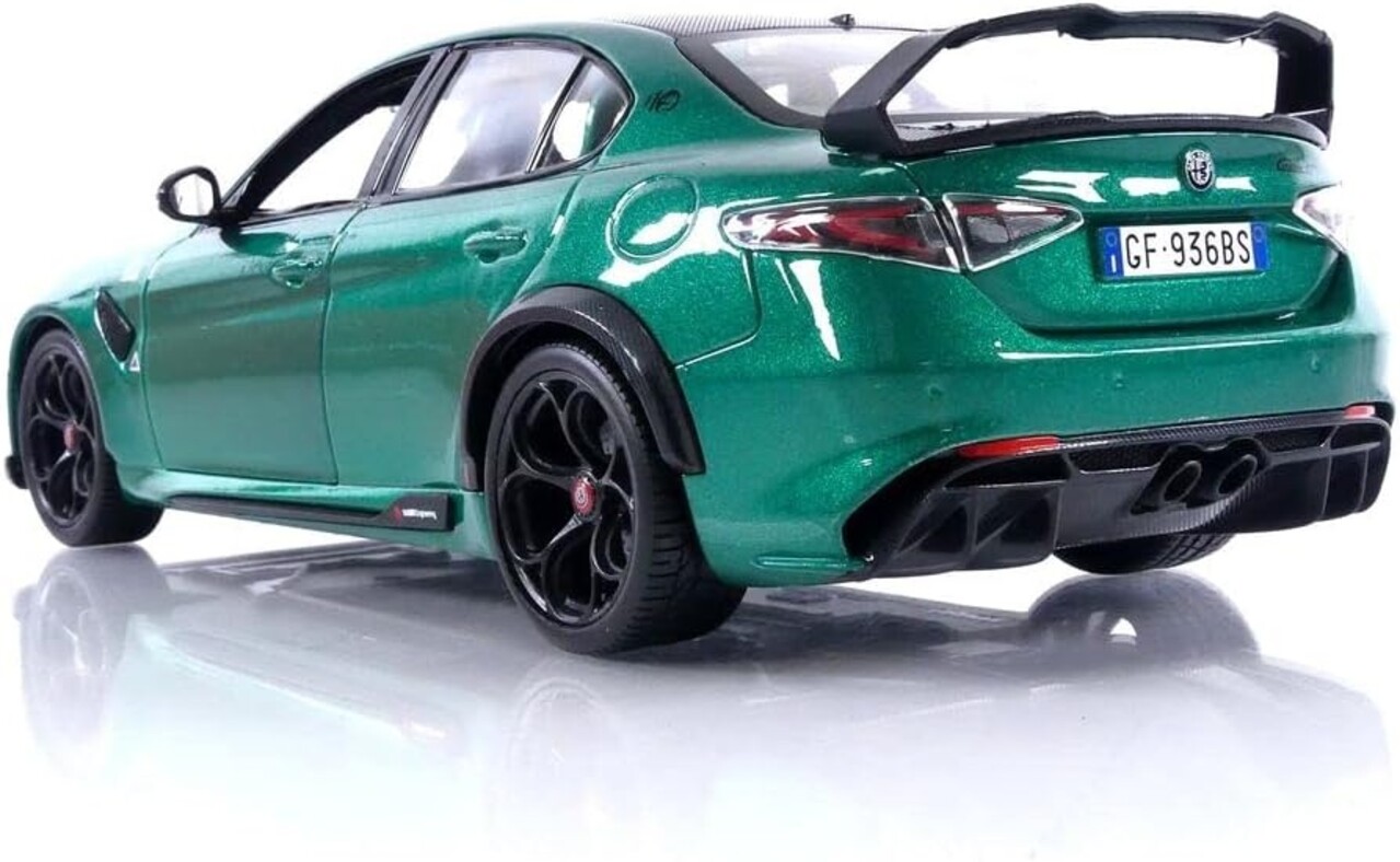 Alfa Romeo Alfa Romeo Giulia GTAm - 1:18 - Bburago