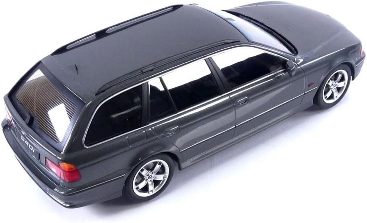 BMW BMW 540i E39 Touring - 1:18 - KK Scale