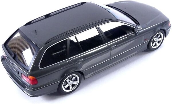 BMW BMW 540i E39 Touring - 1:18 - KK Scale