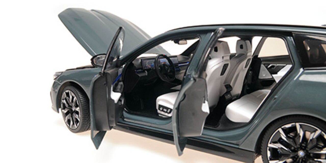 BMW BMW i5 M60 Touring 2024 - 1:18 - Minichamps