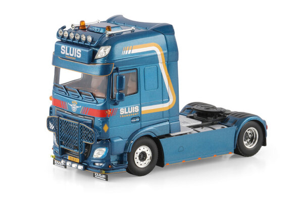DAF DAF XF Super Space Cab Tractor 4x2 MY 2017 'Sluis Transport' - 1:50 - WSI Models