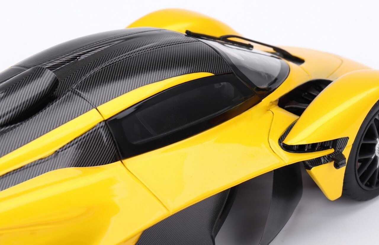 Aston Martin Aston Martin Valkyrie 2021 - 1:18 - Top Speed