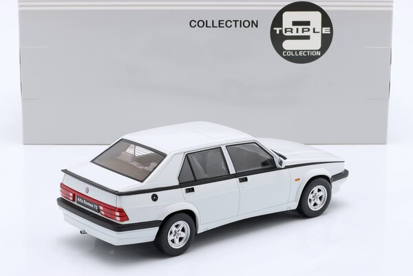Alfa Romeo Alfa Romeo 75 1991 - 1:18 - Triple 9 Collection