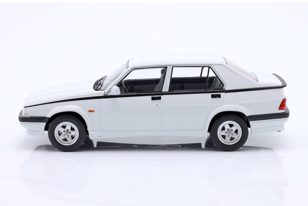 Alfa Romeo Alfa Romeo 75 1991 - 1:18 - Triple 9 Collection