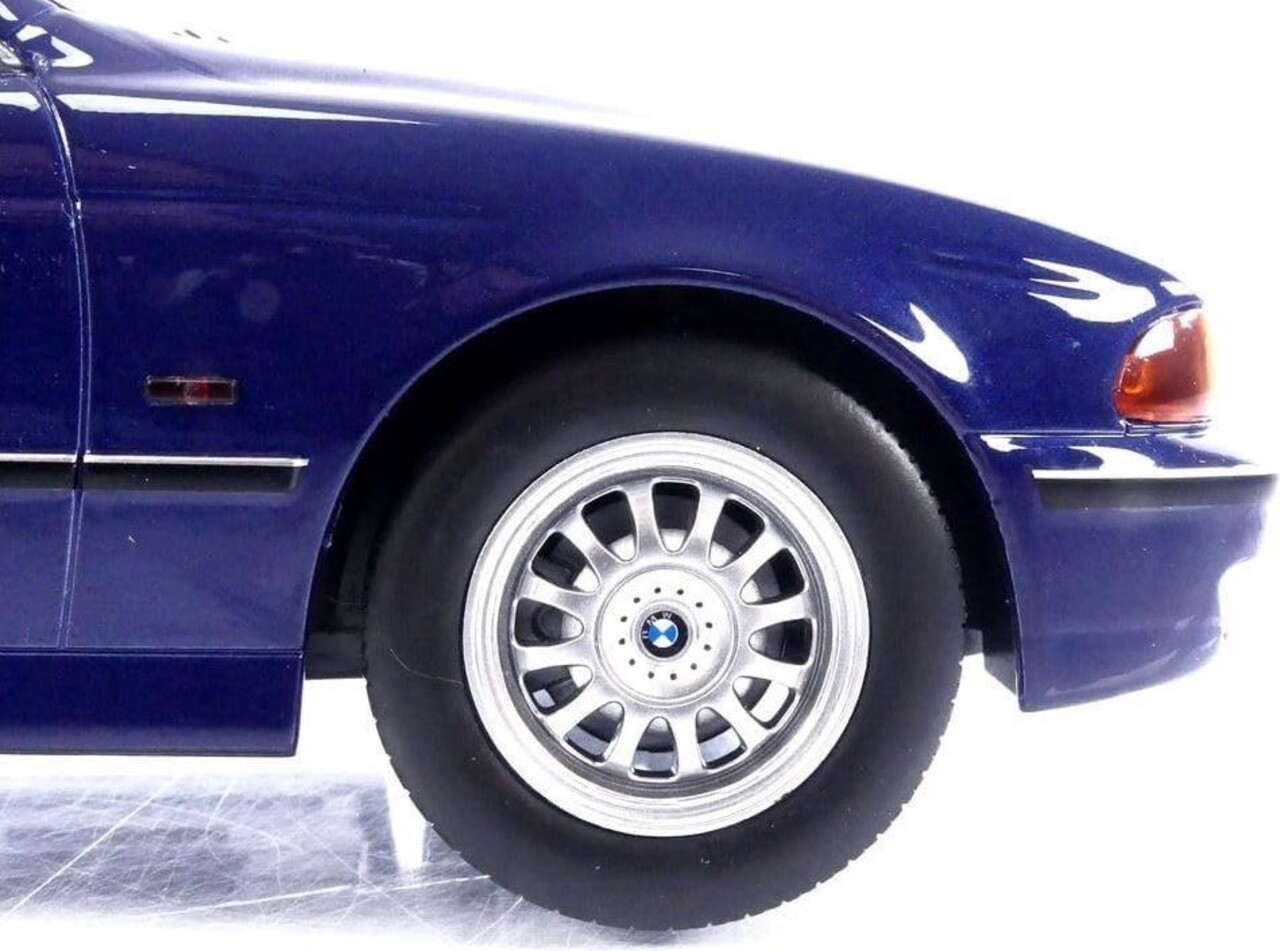 BMW BMW 530d E39 Touring - 1:18 - KK Scale