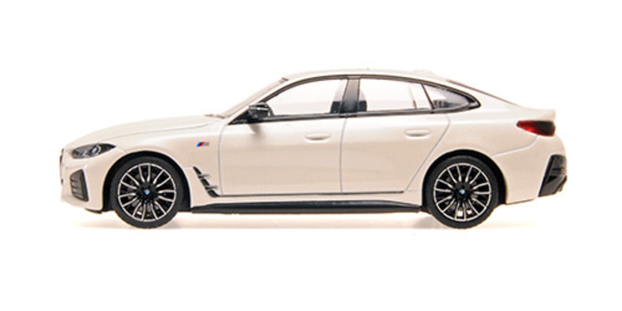 BMW BMW I4 M50 2022 - 1:43 - Minichamps