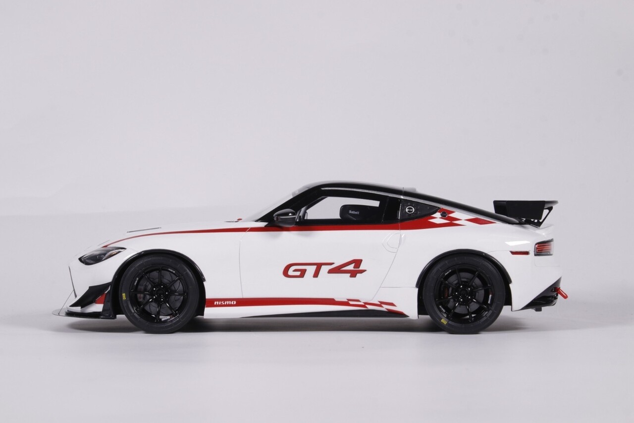 Nissan Nissan Z GT4 Coupe 2022 - 1:18 - Otto Mobile Models