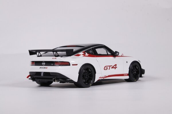 Nissan Nissan Z GT4 Coupe 2022 - 1:18 - Otto Mobile Models