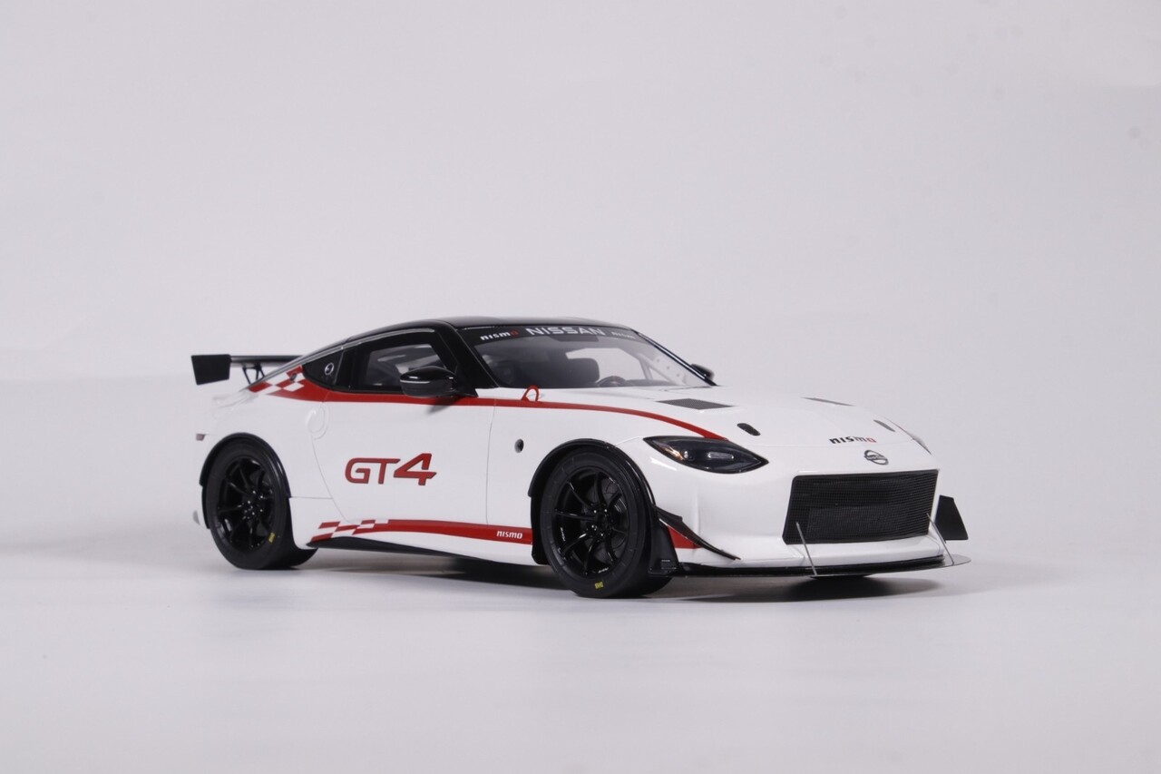 Nissan Nissan Z GT4 Coupe 2022 - 1:18 - Otto Mobile Models