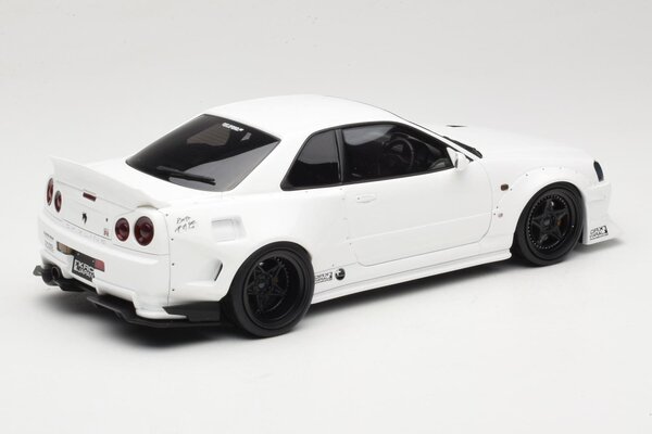 Nissan Nissan Skyline GT-R (BNR34) By KRC 2019 - 1:18 - Otto Mobile Models